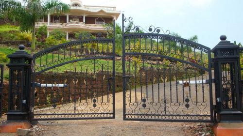 02-Auto-Swing-Gate-Mr-Silveira-Margao