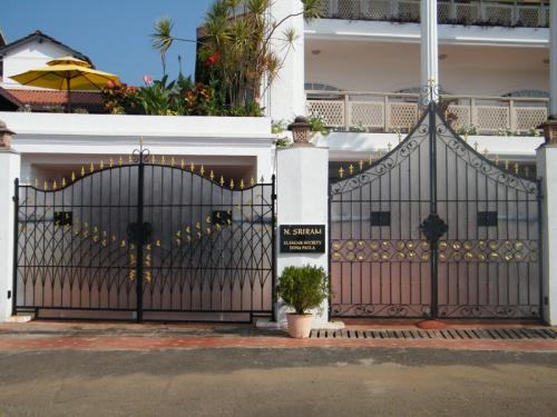 13-Auto-Swing-Gate